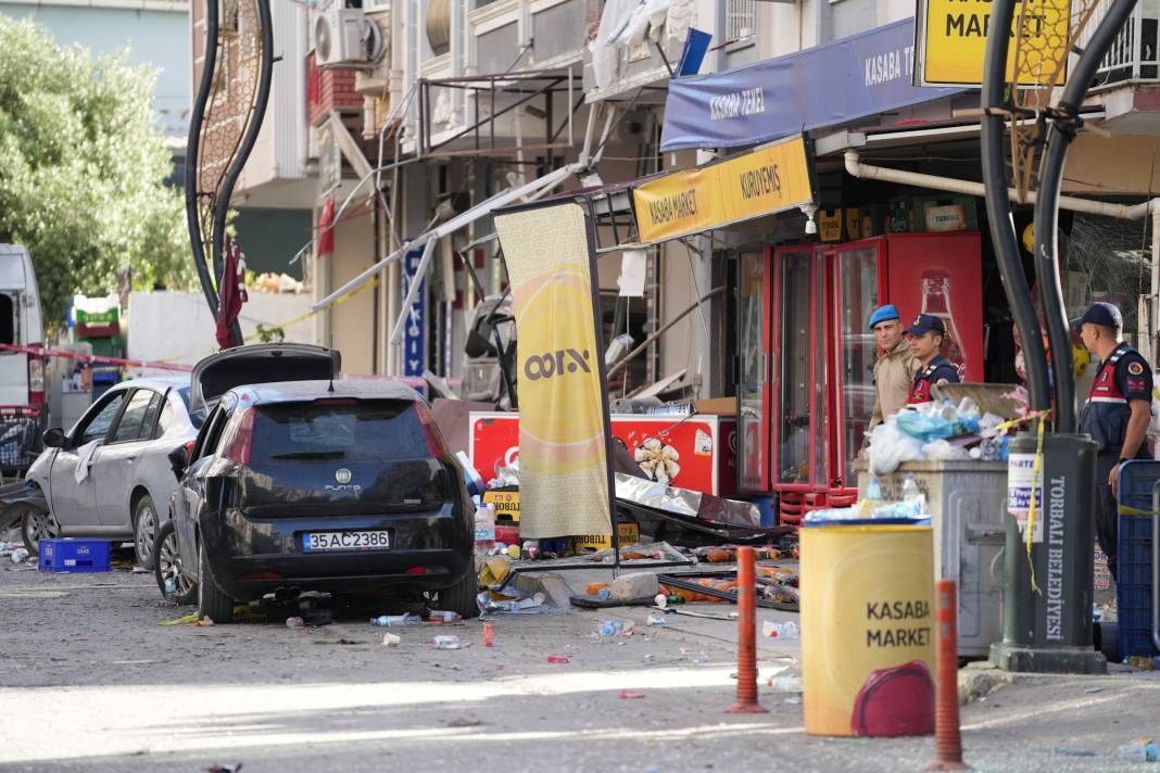 İzmir’deki faciada hasar tespit çalışmaları başladı 30